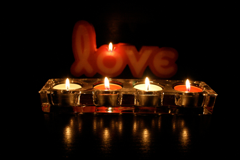 Illustration for article titled Use These Apps to Plan a Perfect Last Minute Valentine's Day Date